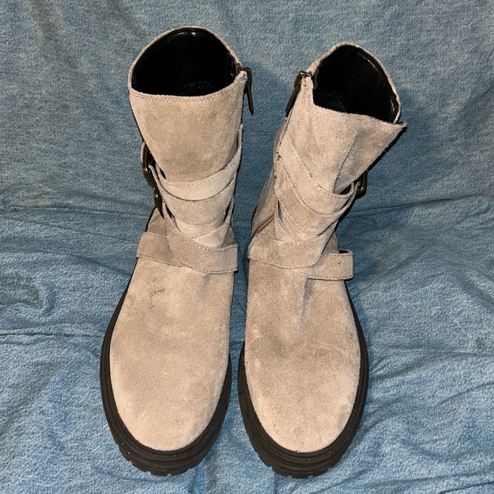 Vince Camuto women’s suede boots